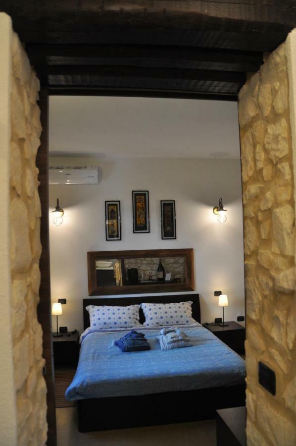 Bed and Breakfast Relais Des Roches Sona Zewnętrze zdjęcie