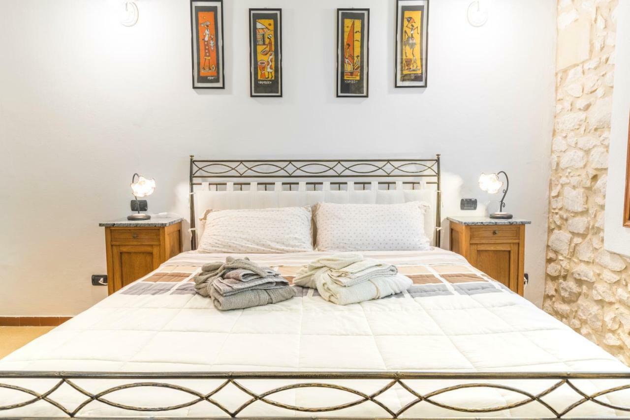 Bed and Breakfast Relais Des Roches Sona Zewnętrze zdjęcie